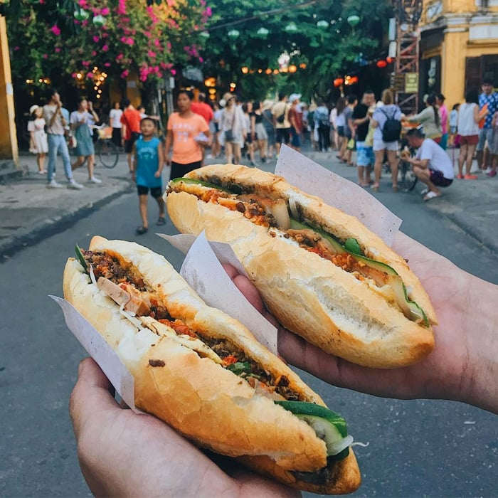 Banh mi Hoi An Mango Tiger DMC